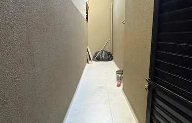 Imagem 4: CASA DE ESQUINA, COM 02 SUITES, E 01 SALA COMERCIAL EM ITAPEMA!!!