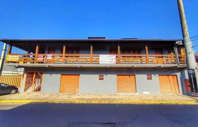 Imagem: O depósito para alugar possui e está localizado em Santa