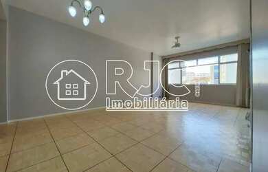 Imagem: O apartamento possui 4 Dormitórios, 4 Banheiros, 2 Vagas na