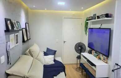 Imagem: O apartamento possui 2 Dormitórios, 1 Banheiro, 1 Vaga na garagem