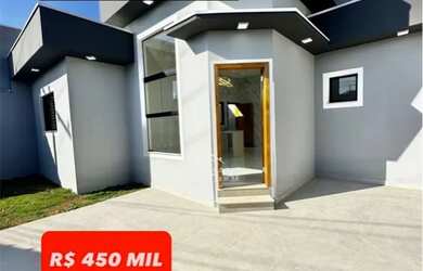 Imagem: A casa possui 2 Dormitórios, 2 Banheiros, 4 Vagas na garagem