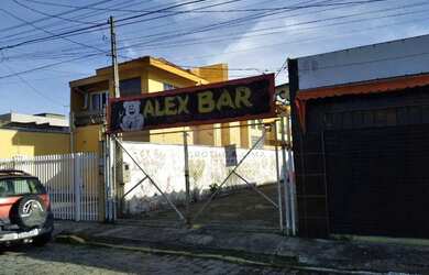 Imagem: O depósito possui 5 Vagas na garagem, 254m² de Área e está