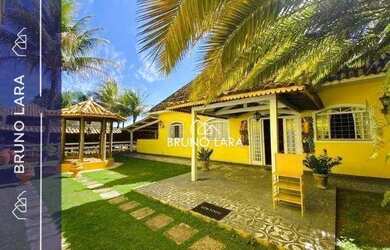 Imagem: A casa possui 3 Dormitórios, 1 Banheiro, 3 Vagas na garagem