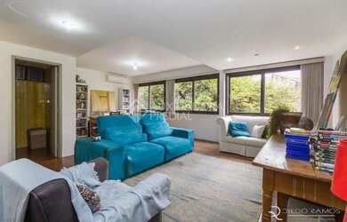 Imagem: O apartamento possui 4 Dormitórios, 2 Banheiros, 1 Vaga na