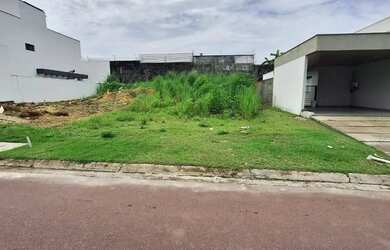 Imagem: O terreno possui 250m² de Área, Imóvel novo e está localizado