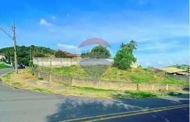 Imagem: O terreno possui 479m² de Área, Churrasqueira, Piscina, Varanda