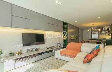 Imagem: O apartamento possui 2 Dormitórios, 2 Banheiros, 2 Vagas na