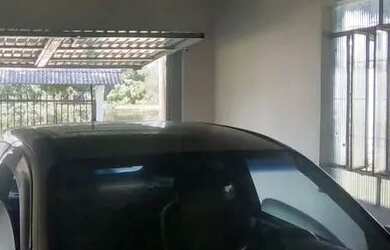 Imagem 2: Vendo grande terreno com 2 casas. Ótimo para morar ou investir