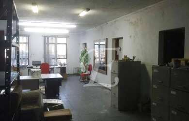 Imagem: O depósito possui 2 Vagas na garagem, 100m² de Área e está