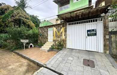 Imagem: A casa possui 2 Dormitórios, 2 Banheiros, 1 Vaga na garagem