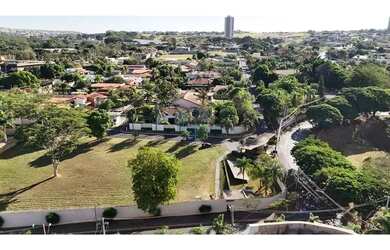 Imagem: O terreno possui 908m² de Área e está localizado em Royal