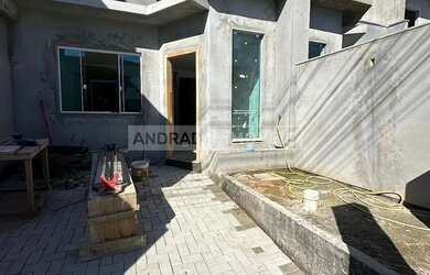 Imagem: A casa possui 2 Dormitórios, 2 Banheiros, 1 Vaga na garagem