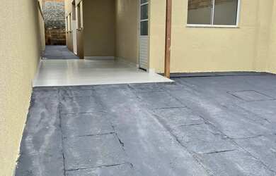 Imagem: A casa possui 2 Dormitórios, 2 Banheiros, 1 Vaga na garagem