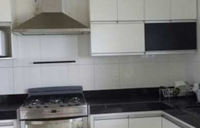 Imagem: A casa possui 3 Dormitórios, 3 Banheiros, 5 Vagas na garagem