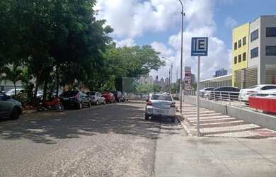 Imagem: O depósito possui 1 Vaga na garagem, 10m² de Área e está