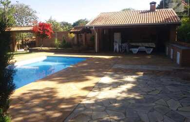 Imagem: A chácara e possui Dormitórios, Suítes, Banheiros, 180-0m²