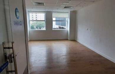 Imagem: O depósito possui 1 Vaga na garagem e 33m² de Área e está