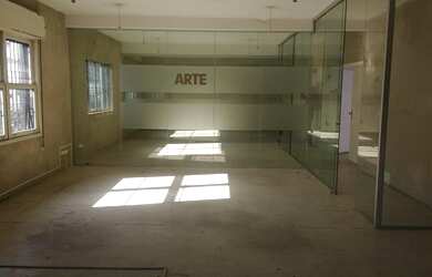 Imagem: O depósito possui 453m² de Área e está localizado em Bairro