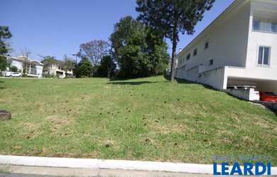 Imagem: O terreno possui 680m² de Área e está localizado em Tamboré