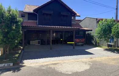 Imagem: A casa em condomínio possui 3 Dormitórios, 4 Banheiros, 3