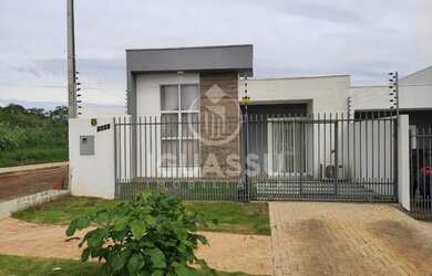 Imagem: A casa à venda possui 2 Dormitórios, 1 Banheiro, 1 Vaga na