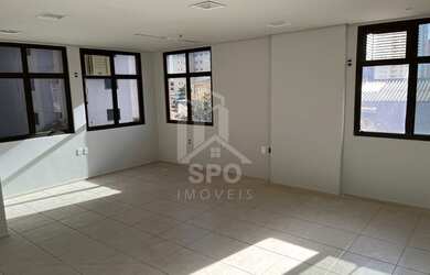 Imagem: O depósito possui 1 Vaga na garagem, 40m² de Área e está