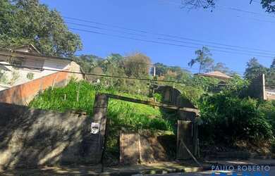 Imagem: O terreno à venda possui e está localizado em Dos Finco