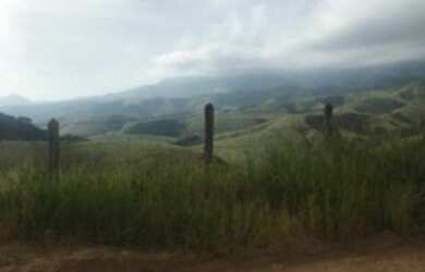 Imagem: O terreno à venda possui e está localizado em Areias, SP