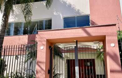 Imagem: O apartamento possui 2 Dormitórios, 2 Banheiros, 2 Vagas na