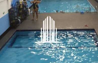 Imagem: O depósito possui 5 Vagas na garagem, 1.179m² de Área e