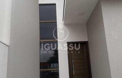 Imagem: A casa possui 1 Dormitório, 1 Banheiro, 1 Vaga na garagem