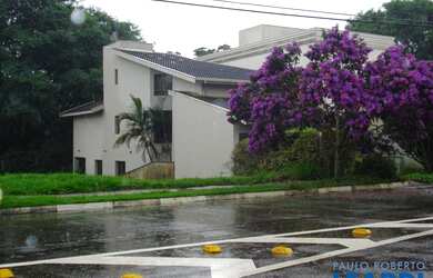 Imagem: A casa em condomínio possui 3 Dormitórios, 4 Banheiros, 4