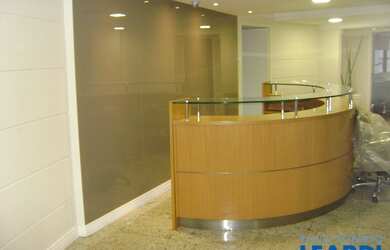 Imagem: O depósito possui 5 Vagas na garagem, 500m² de Área e está