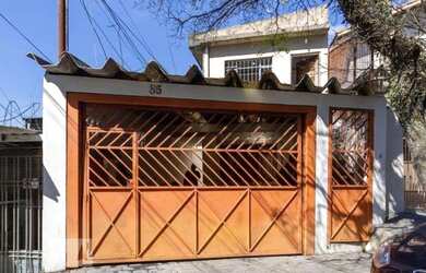 Imagem: A casa possui 2 Dormitórios, 1 Banheiro, 2 Vagas na garagem