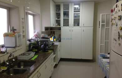 Imagem 6: LINDA CASA EM ALPHAVILLE. 500m² de Área, 4 Vagas na garageme5 Dormitórios