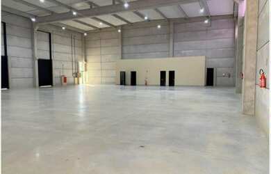 Imagem: O depósito possui 950m² de Área e está localizado em Centro