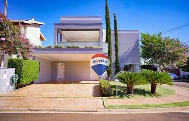 Imagem: A casa em condomínio possui 3 Dormitórios, 3 Banheiros, 4