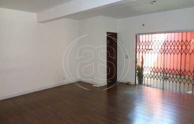 Imagem: A casa possui 3 Dormitórios, 5 Banheiros, 2 Vagas na garagem