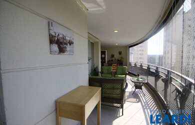 Imagem: O apartamento possui 3 Dormitórios, 5 Banheiros, 3 Vagas na