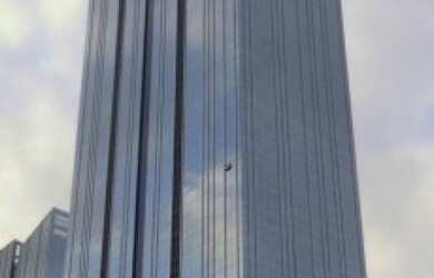 Imagem: O depósito possui 5 Vagas na garagem, 678m² de Área e está