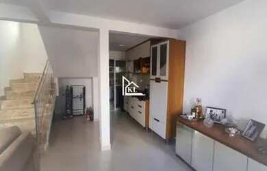 Imagem: A casa possui 2 Dormitórios, 2 Banheiros, 2 Vagas na garagem