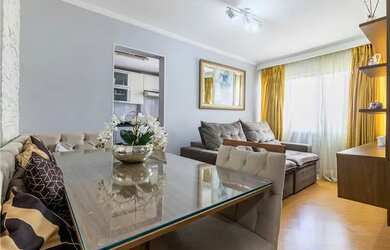 Imagem: O apartamento possui 2 Dormitórios, 1 Banheiro, 1 Vaga na garagem