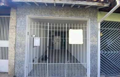 Imagem: A casa possui 2 Dormitórios, 1 Banheiro, 1 Vaga na garagem