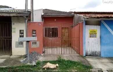 Imagem: A casa possui 2 Dormitórios, 1 Banheiro, 1 Vaga na garagem