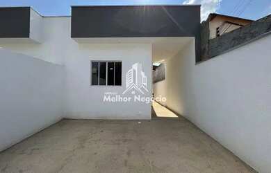 Imagem: A casa possui 2 Dormitórios, 2 Banheiros, 2 Vagas na garagem