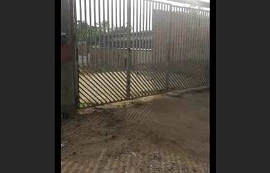 Imagem 5: Alugo casa em jacarei. Varanda, Área de serviço, 1.000m² de Áreae1...