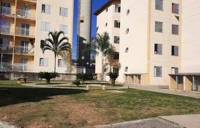 Imagem: O apartamento possui 2 Dormitórios, 1 Banheiro, 1 Vaga na garagem