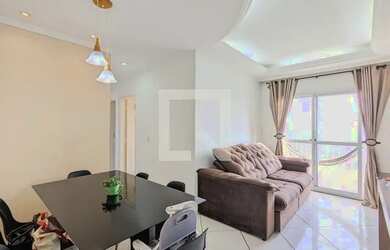 Imagem: O apartamento possui 3 Dormitórios, 1 Banheiro, 1 Vaga na garagem