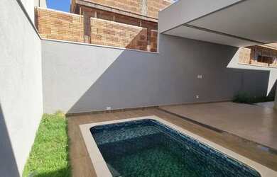 Imagem: A casa em condomínio possui 3 Dormitórios, 4 Banheiros, 2