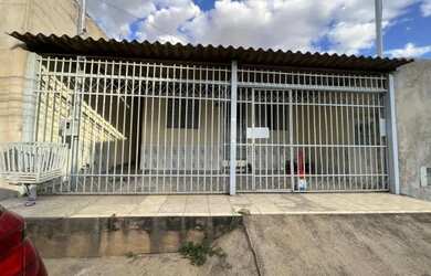 Imagem: A casa possui 2 Dormitórios, 1 Banheiro, 36m² de Área e